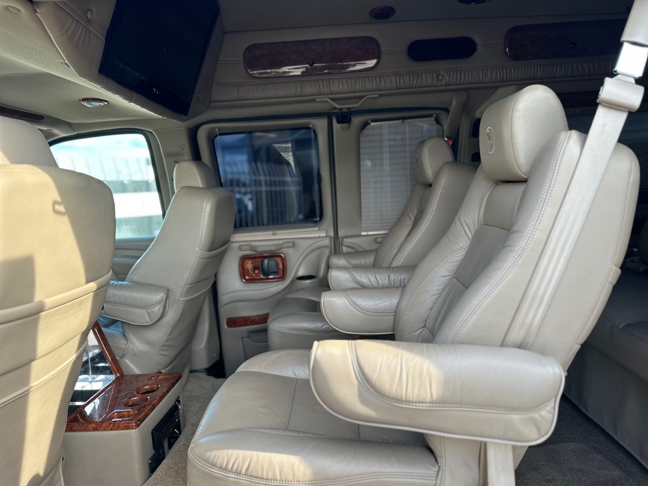 Chevrolet Express - фото 5