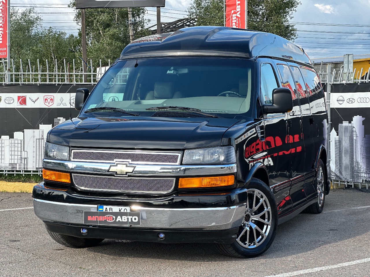 Chevrolet Express - фото 1
