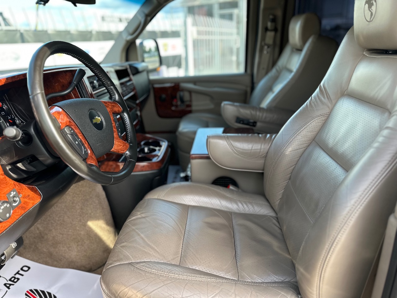 Chevrolet Express - фото 11