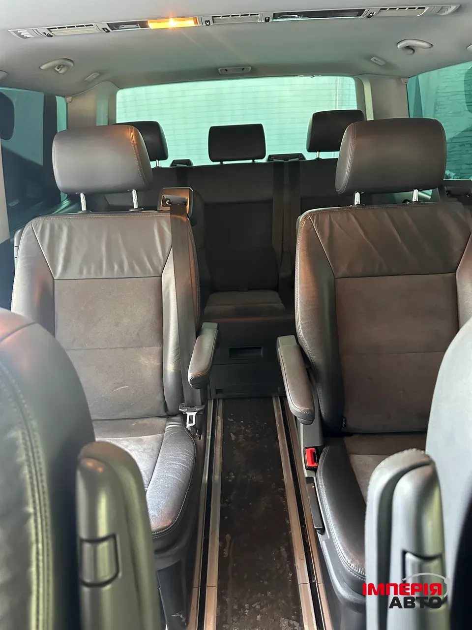 Volkswagen Multivan - фото 10