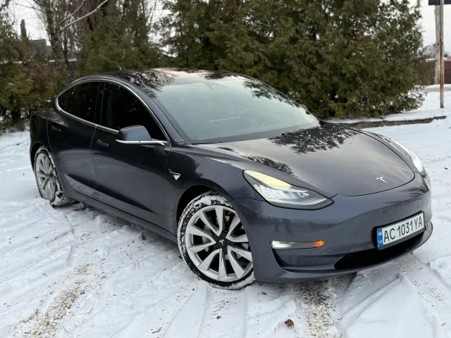Tesla Model 3 - фото 1