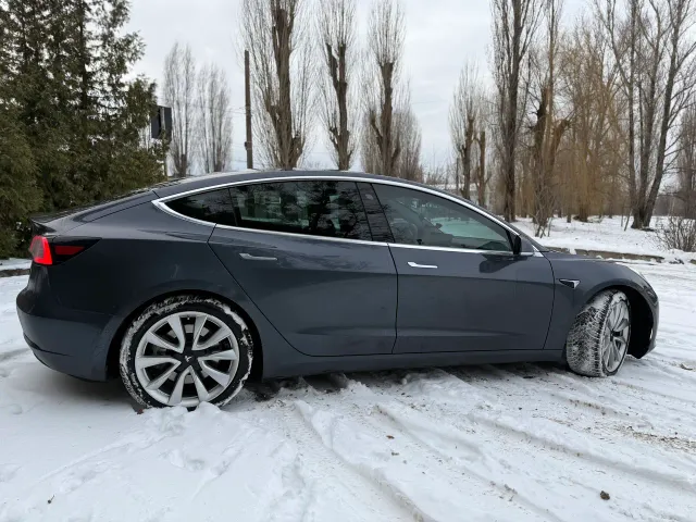 Tesla Model 3 - фото 5