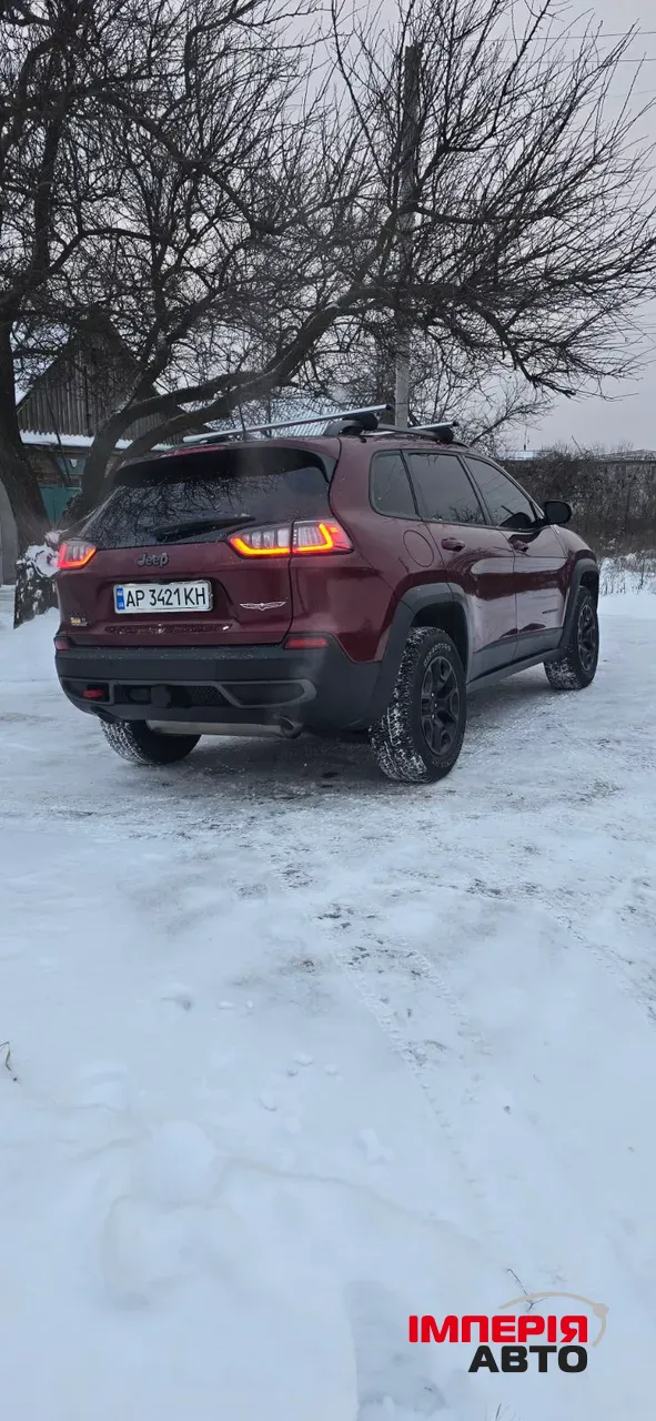 Jeep Cherokee - фото 3