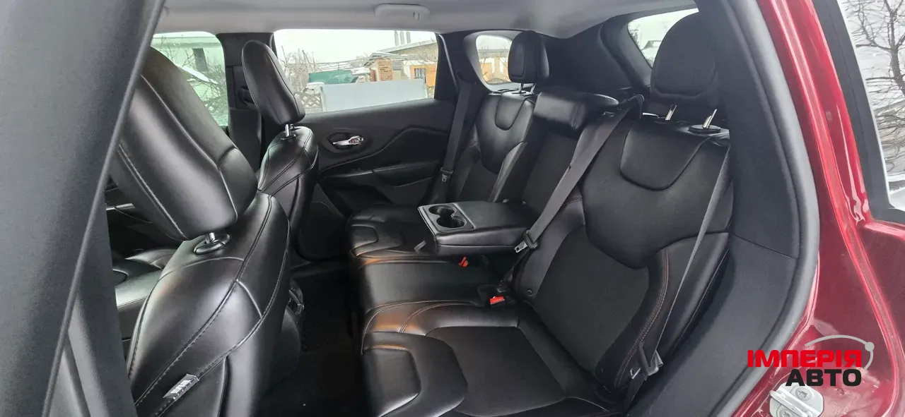 Jeep Cherokee - фото 15