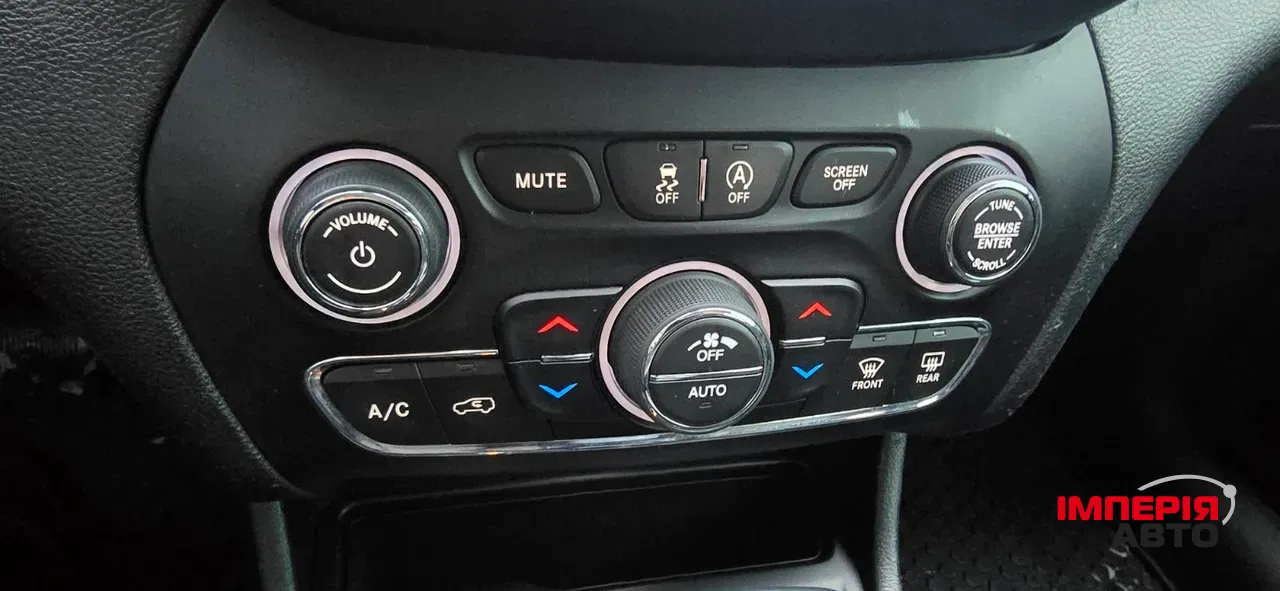 Jeep Cherokee - фото 24