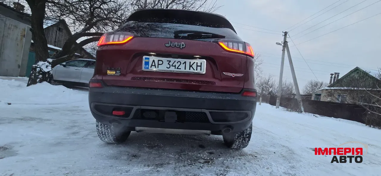 Jeep Cherokee - фото 4