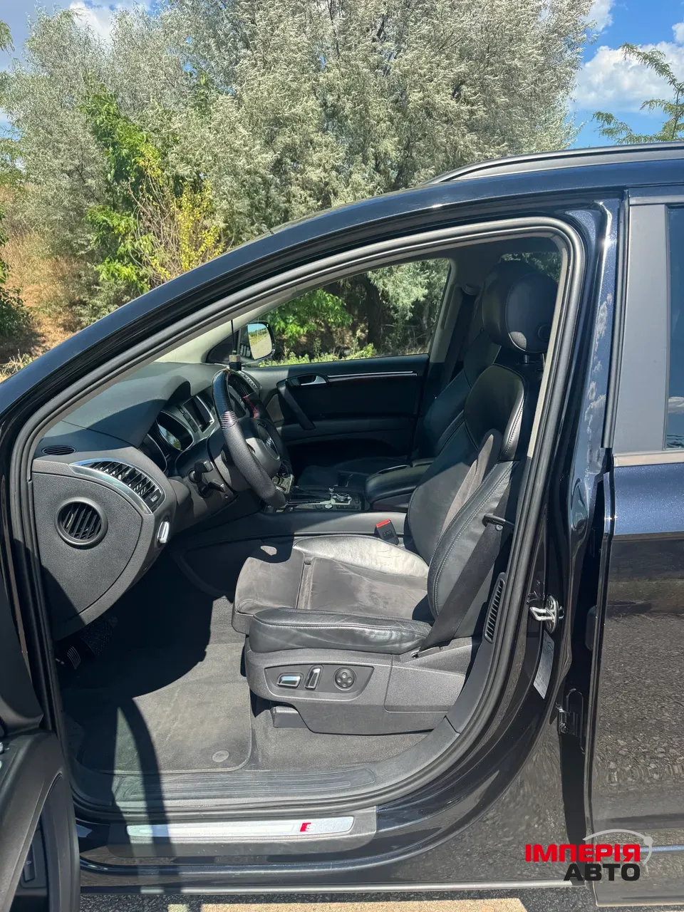 Audi Q7 - фото 11