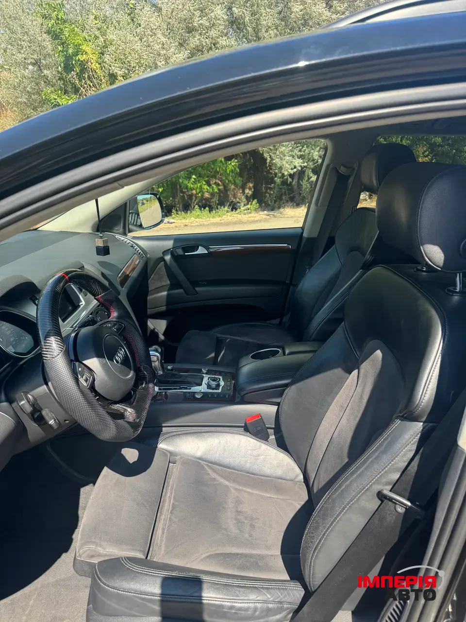 Audi Q7 - фото 12