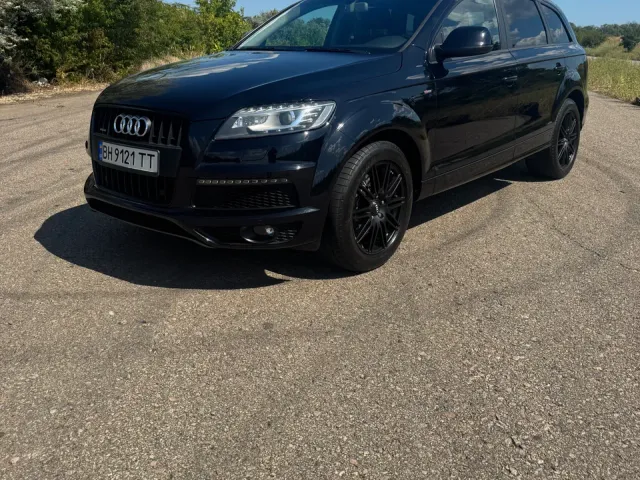 Audi Q7 - фото 1