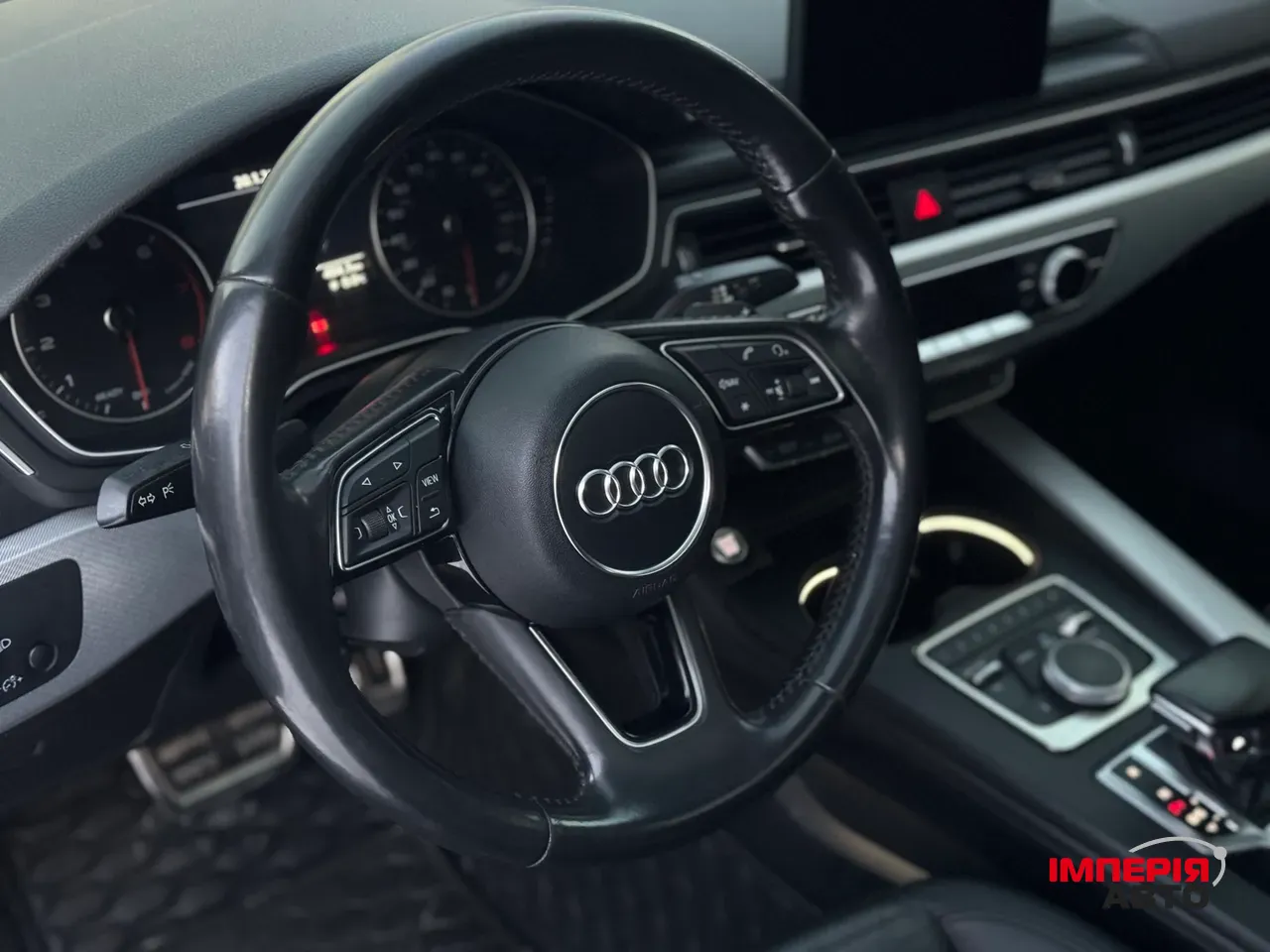 Audi A4 - фото 7