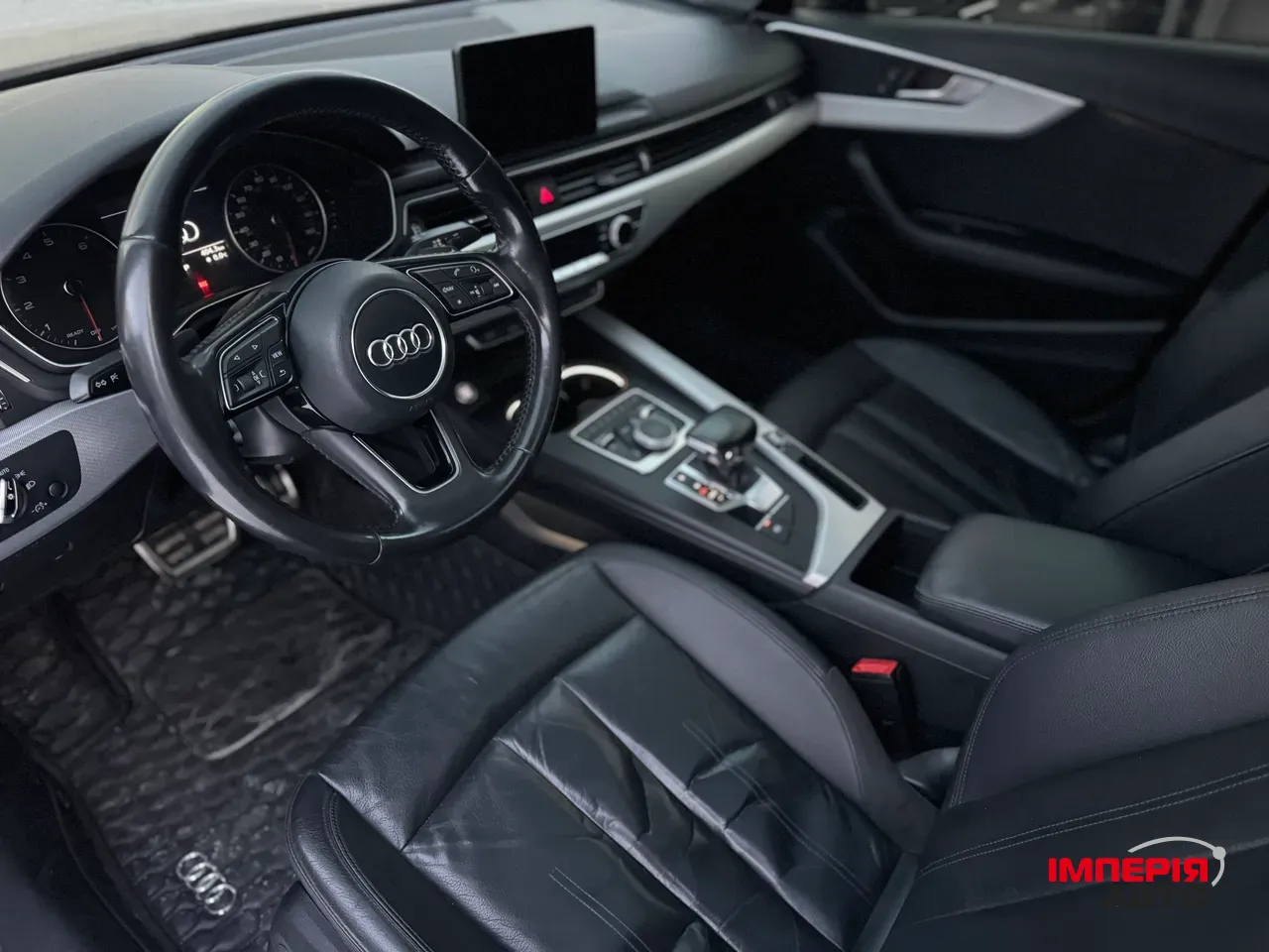 Audi A4 - фото 8