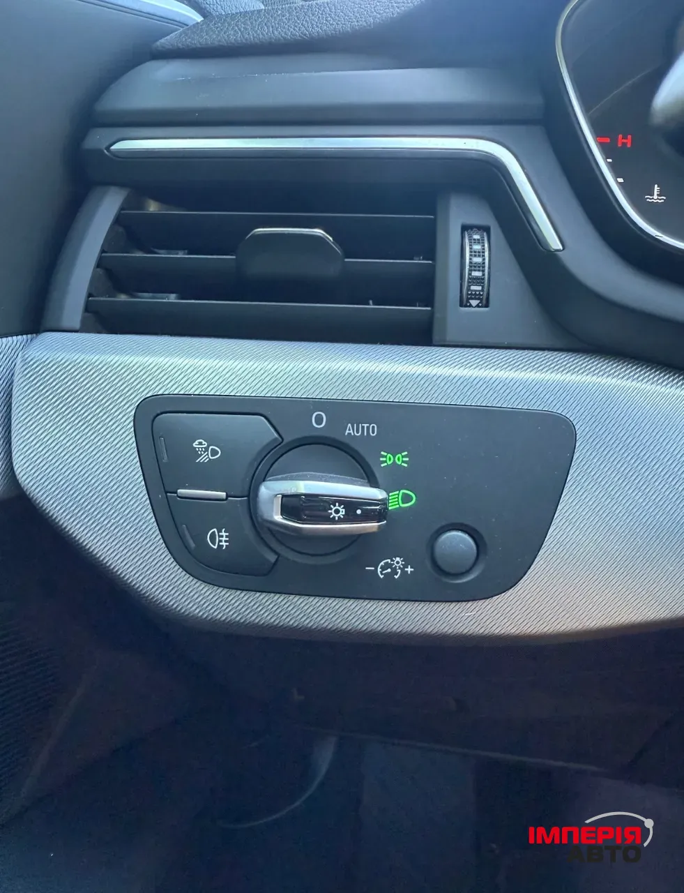 Audi A4 - фото 22