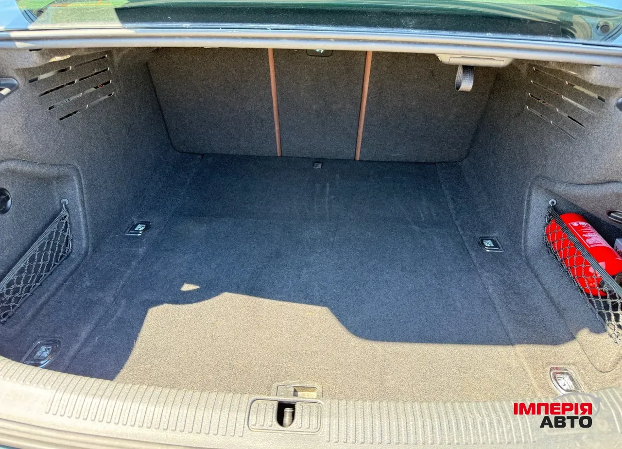 Audi A4 - фото 13