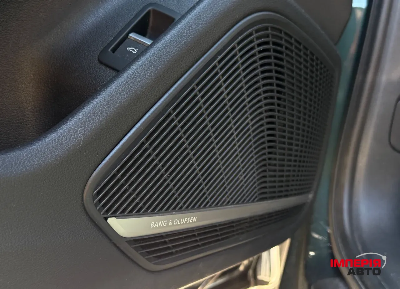 Audi A4 - фото 20