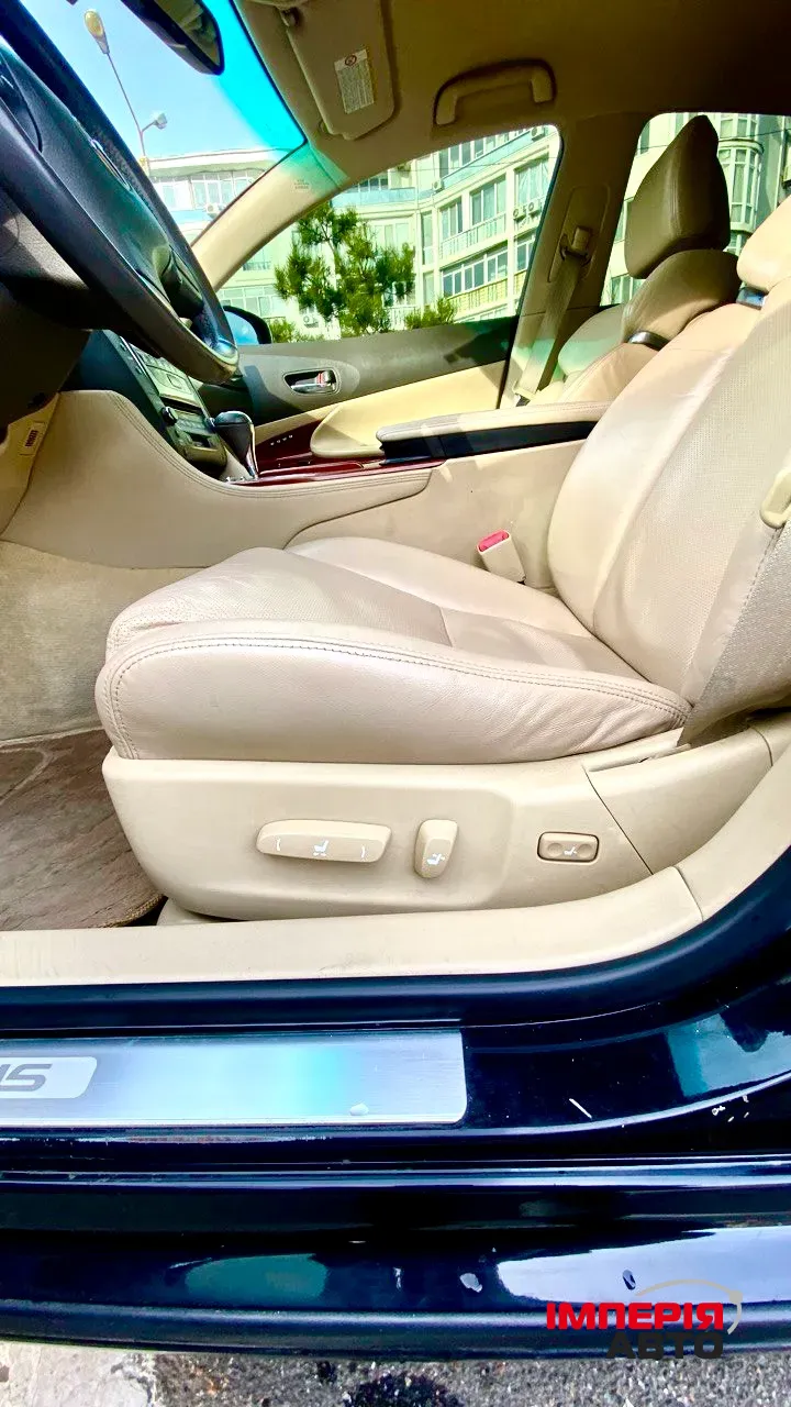 Lexus GS - фото 22