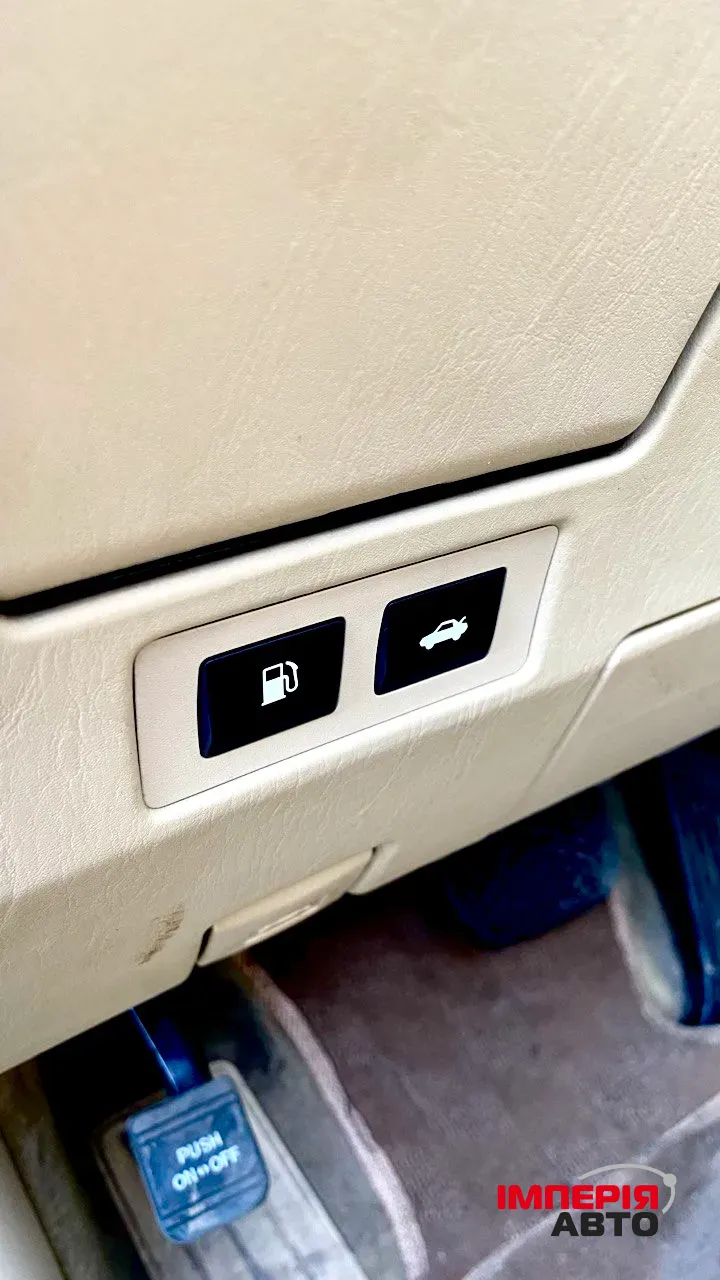 Lexus GS - фото 24