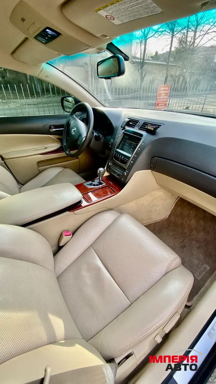 Lexus GS - фото 18