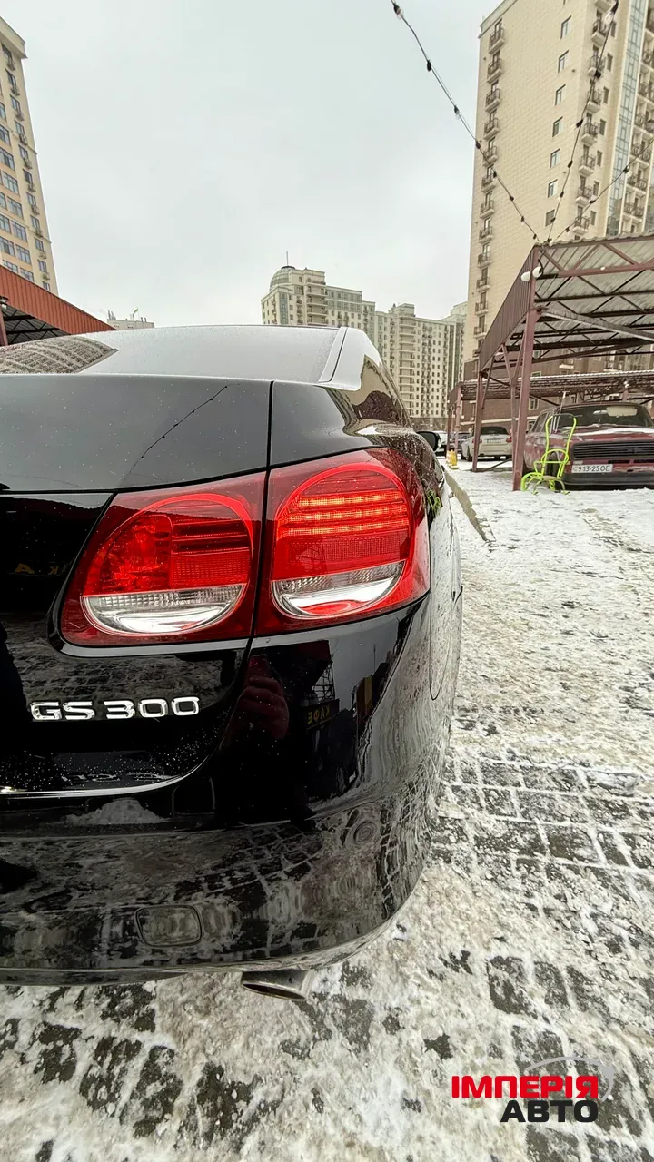 Lexus GS - фото 12