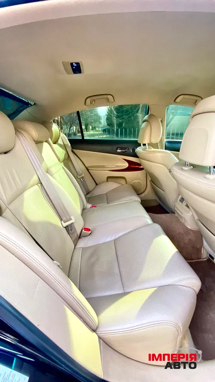 Lexus GS - фото 25