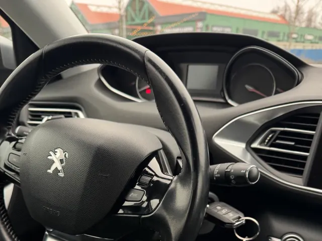 Peugeot 308 - фото 3