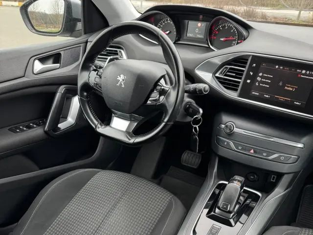 Peugeot 308 - фото 4