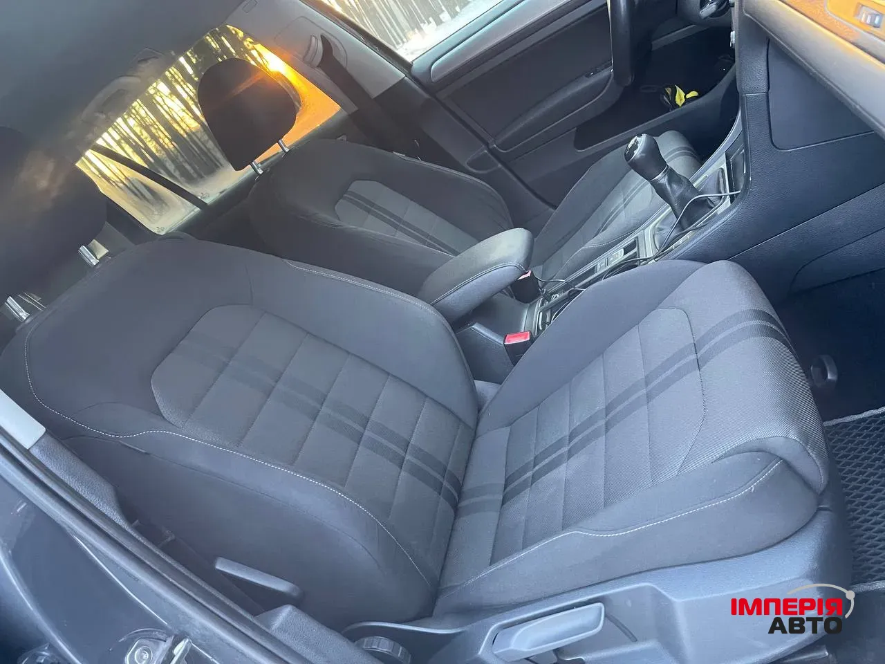 Volkswagen Golf - фото 8