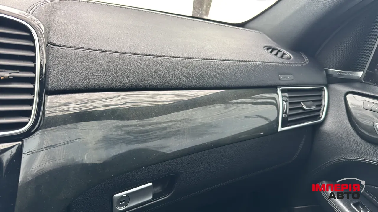 Mercedes-Benz GLS - фото 10