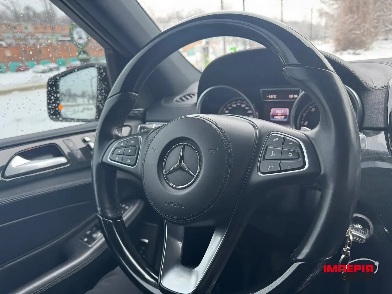 Mercedes-Benz GLS - фото 11