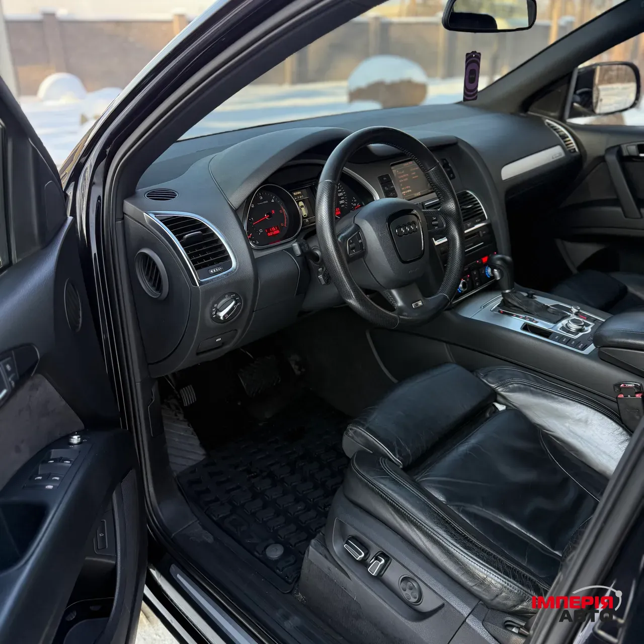 Audi Q7 - фото 19