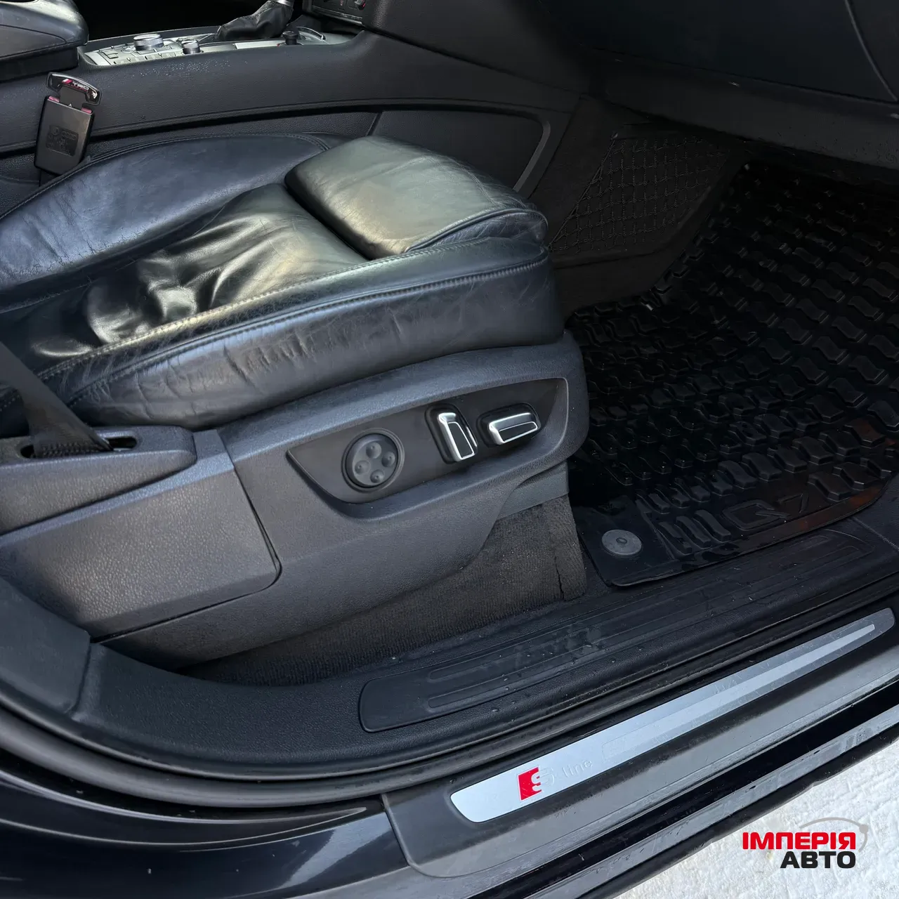 Audi Q7 - фото 10