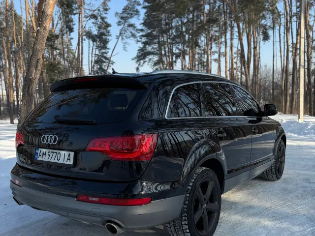 Audi Q7 - фото 5
