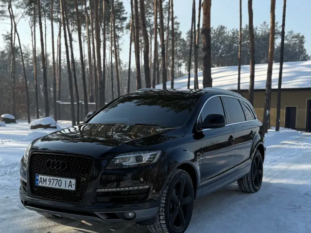 Audi Q7 - фото 1