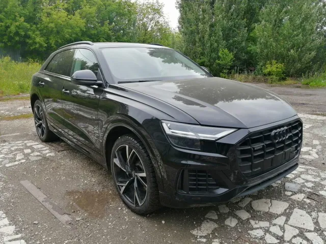 Audi Q8 - фото 1