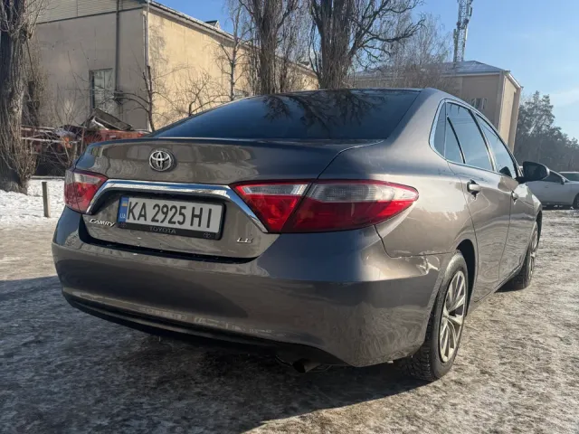 Toyota Camry - фото 5