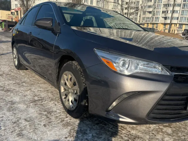 Toyota Camry - фото 2