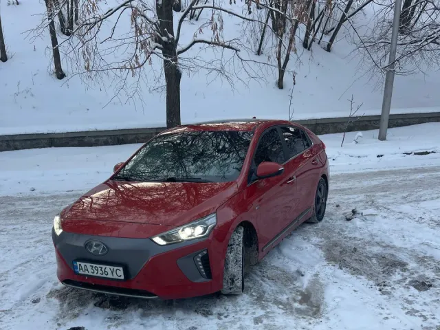 Hyundai IONIQ - фото 1