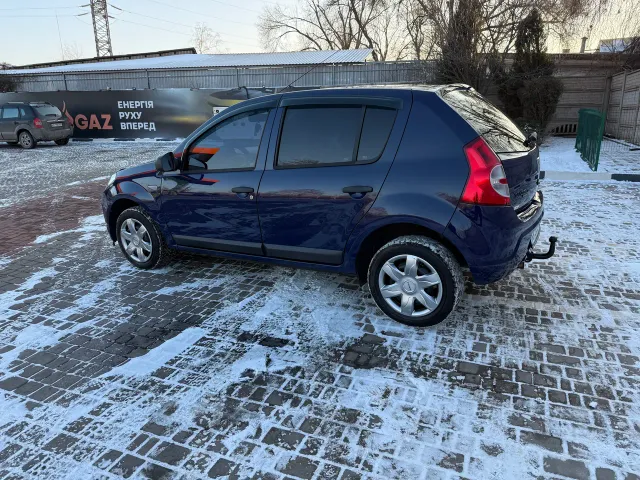 Dacia Sandero - фото 2