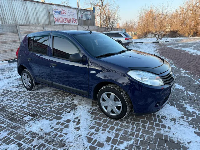 Dacia Sandero - фото 5