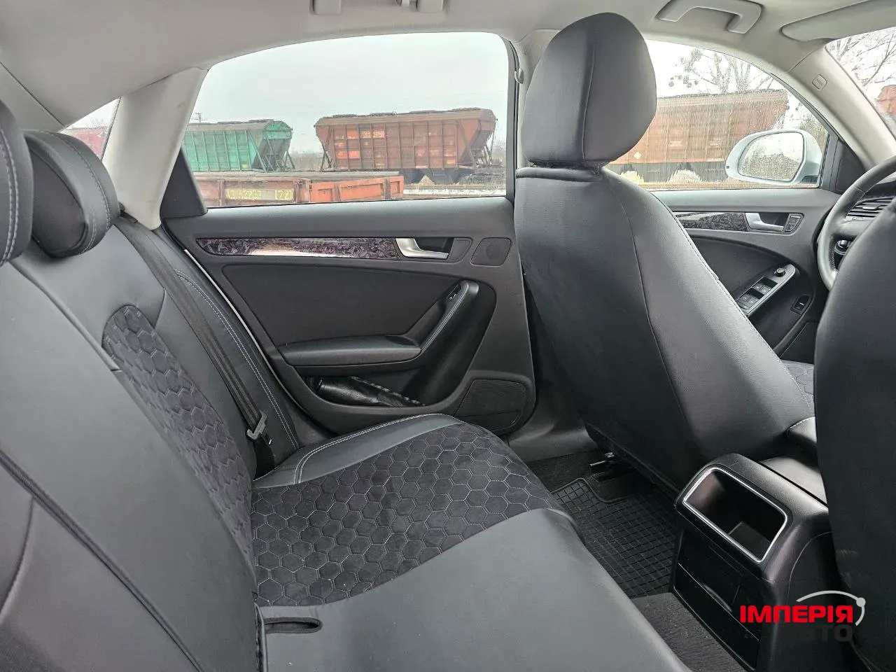 Audi A4 - фото 10