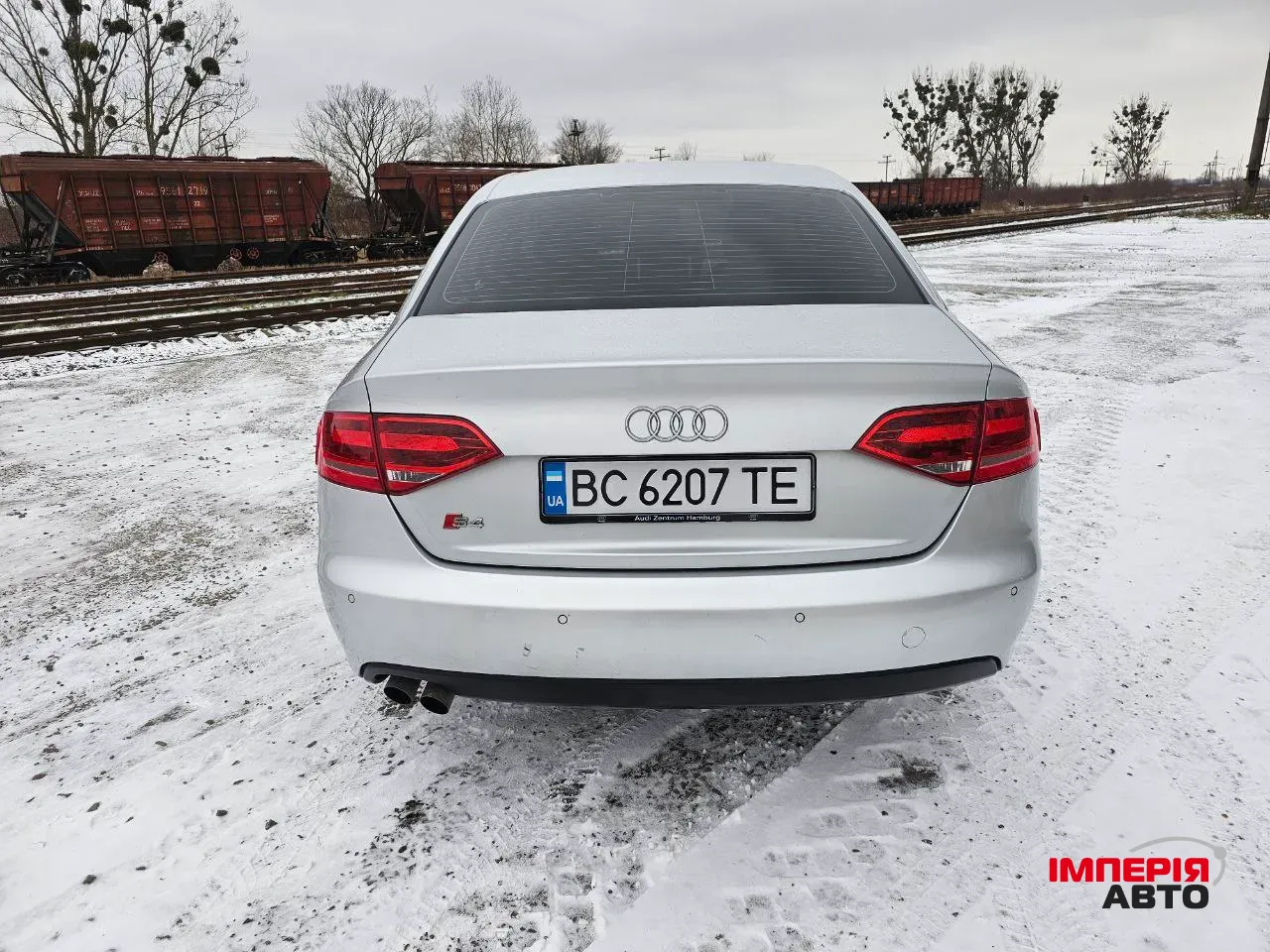 Audi A4 - фото 6