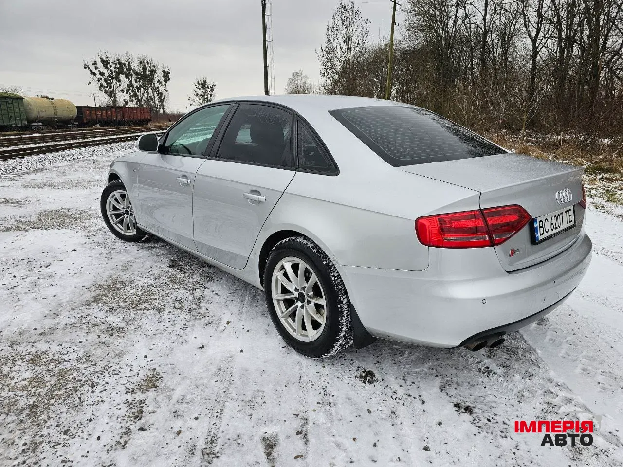 Audi A4 - фото 5