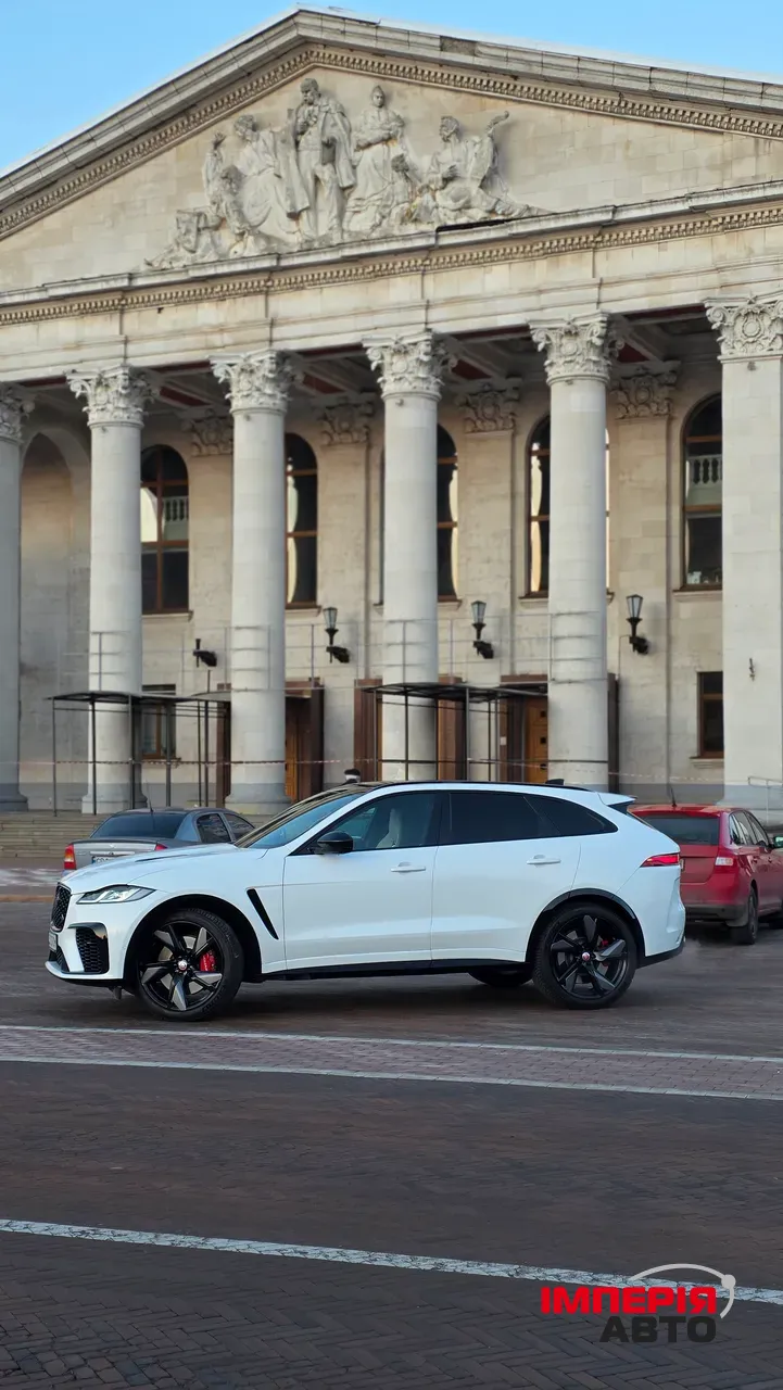 Jaguar F-Pace - фото 4