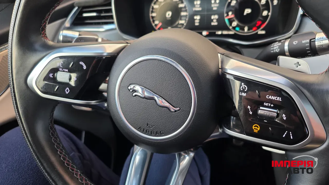 Jaguar F-Pace - фото 16