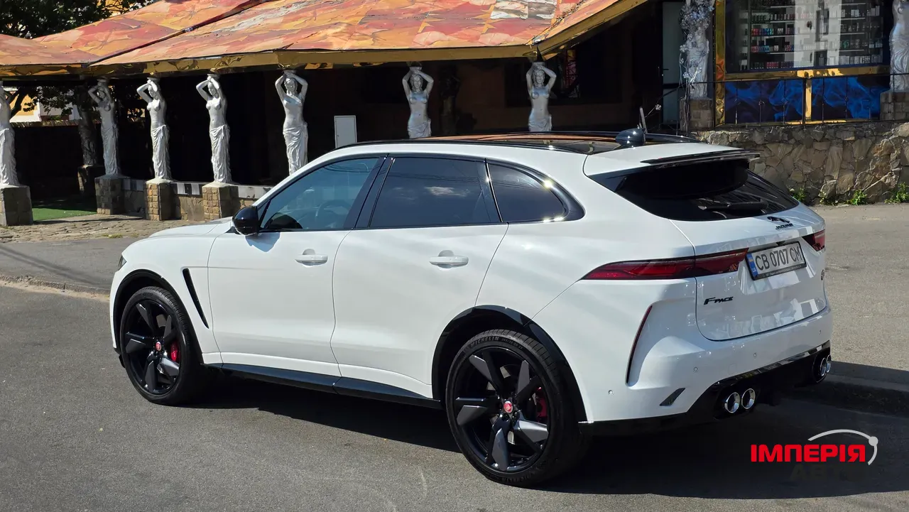 Jaguar F-Pace - фото 13