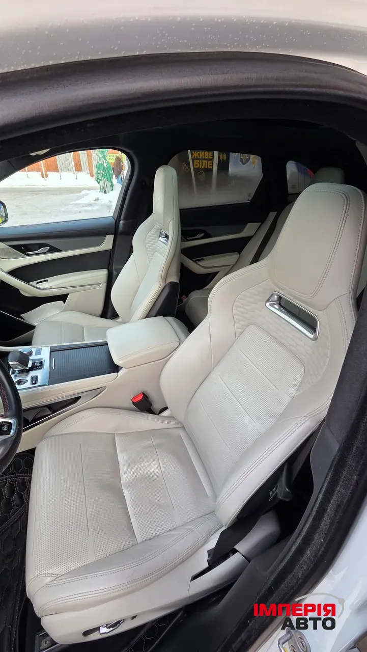 Jaguar F-Pace - фото 17