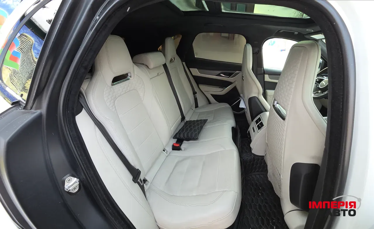 Jaguar F-Pace - фото 22