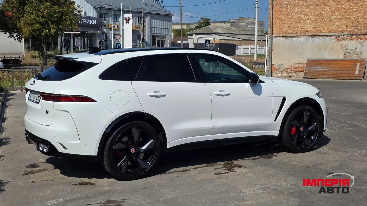 Jaguar F-Pace - фото 7