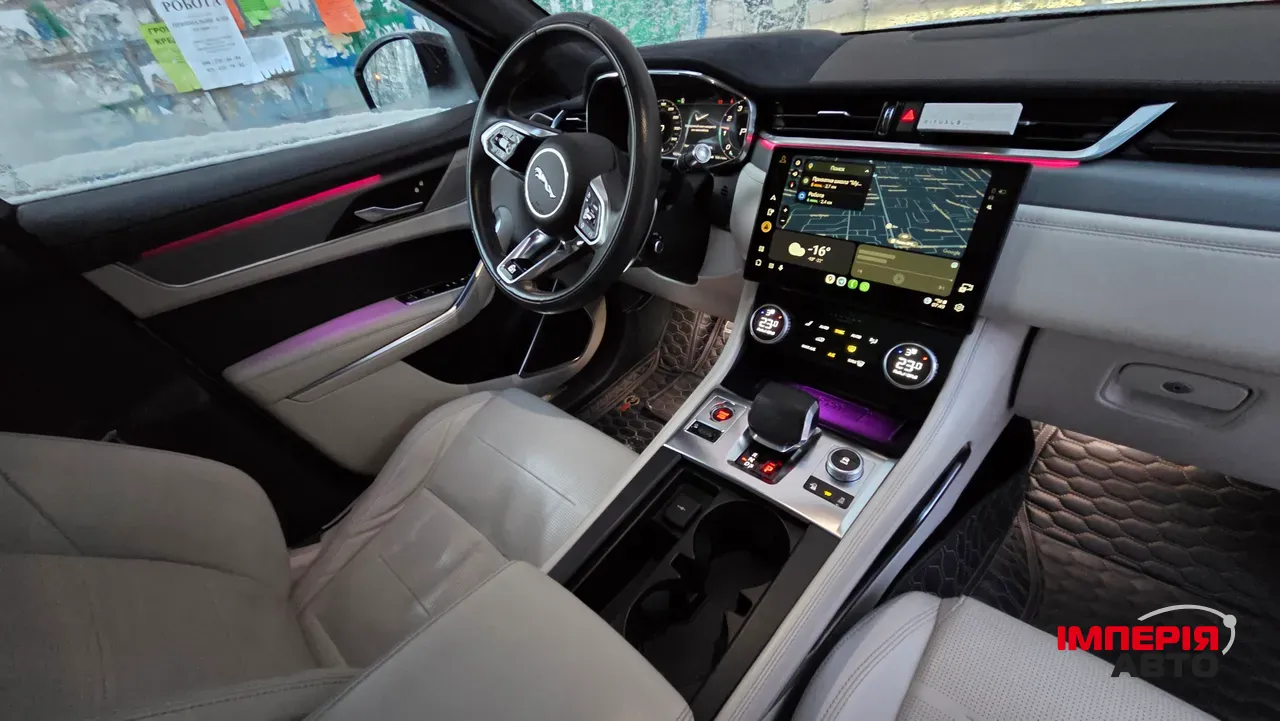 Jaguar F-Pace - фото 14