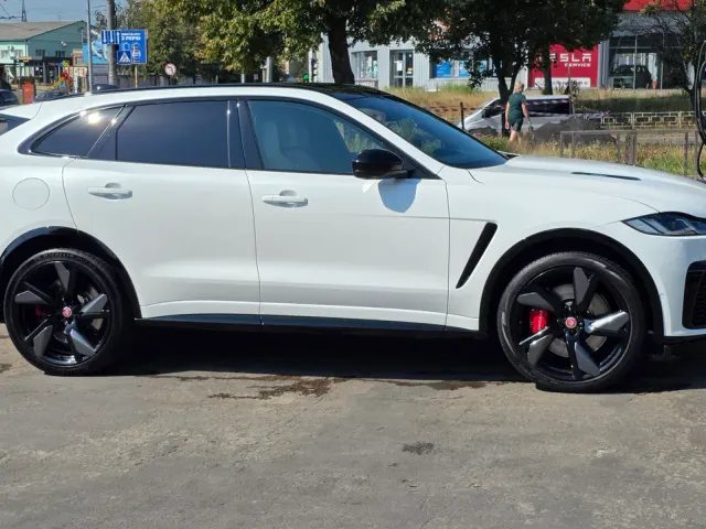 Jaguar F-Pace - фото 3