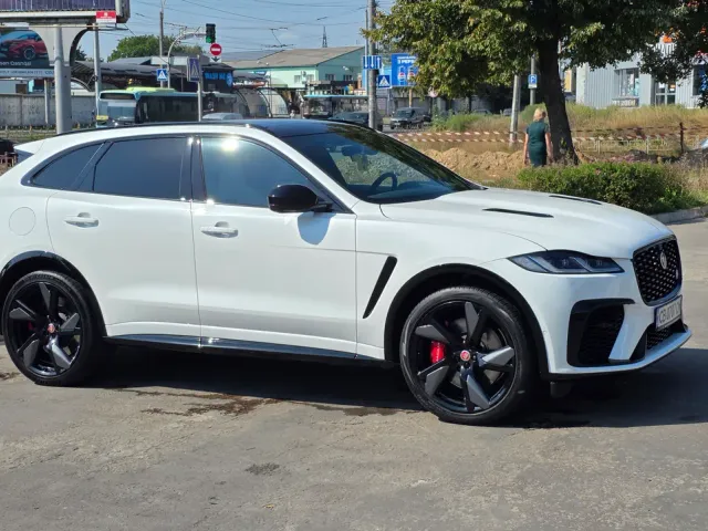 Jaguar F-Pace - фото 1